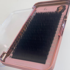 
                  
                    Load image into Gallery viewer, FLAT LASHES  LASH TRAY
                  
                